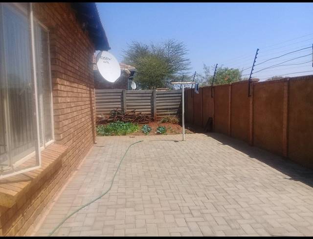 3 BEDROOM HOUSE SOLD IN THE ORCHARDS